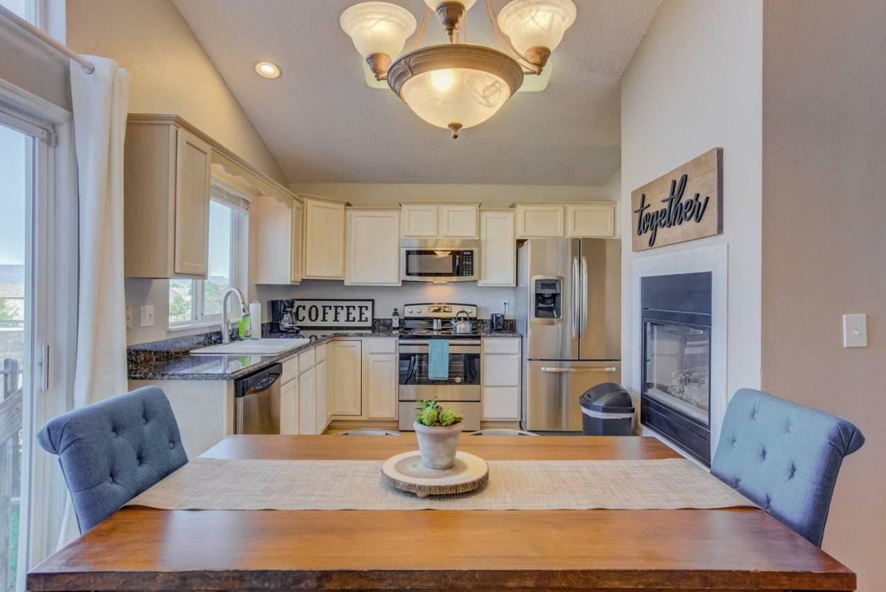 Cozy 4Br House With Peak Views In Colorado Springs Villa Exteriör bild